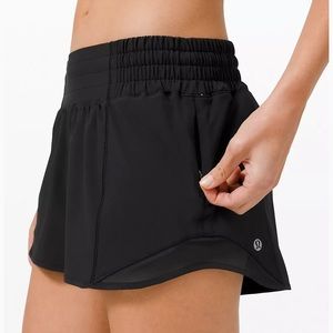 Lululemon Black 4” Hotty Hot Shorts Sz 4